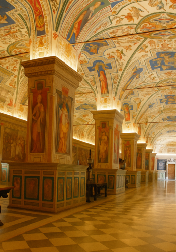 Acceso exclusivo al corazón del arte y la espiritualidad italiana.