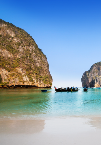 Disfruta de islas vírgenes con playas doradas y mares cristalinos, ideales para desconectar en un entorno natural privilegiado.