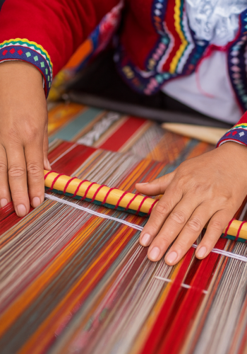 Una experiencia guiada que revela los secretos del arte textil y la cultura ancestral de Otavalo.